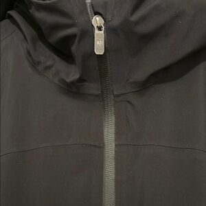 Lululemon Athletica Black Rain Jacket with Water-Resistant Fabric